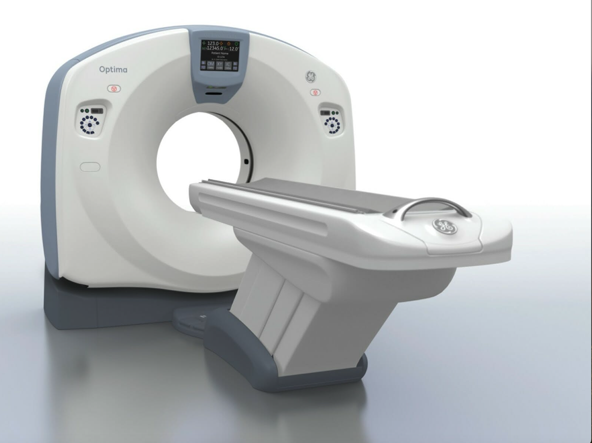 Tomografía computarizada helicoidal unidad para. Equipo de Rayos X para realizar estudios tomográficos helicoidales o espirales o volumétricos. Tiempo de exploración o rastreo mínimo en un giro de 360 grados. Gantry con angulación y apertura. Tubo de Rayos "X" con capacidad de almacenamiento de calor en el ánodo . Generador. Espesores de corte. Monitor a color. Capacidad de espiral o exploración. Campo de reconstrucción o FOV. Reconstrucción de imágenes MPR en tiempo real. Reconstrucción de conjuntos de cortes tridimensionales o 3D. Programas para aplicaciones diagnósticas. DICOM. Capacidad de almacenamiento de imágenes. Consola del operador.